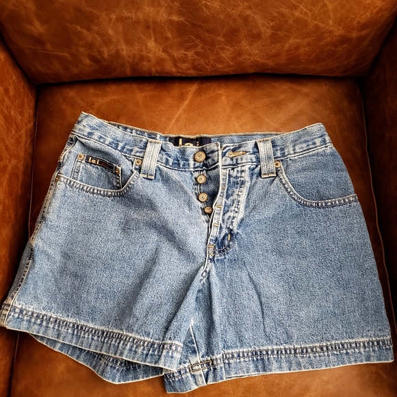 lei Pants - Button up shorts